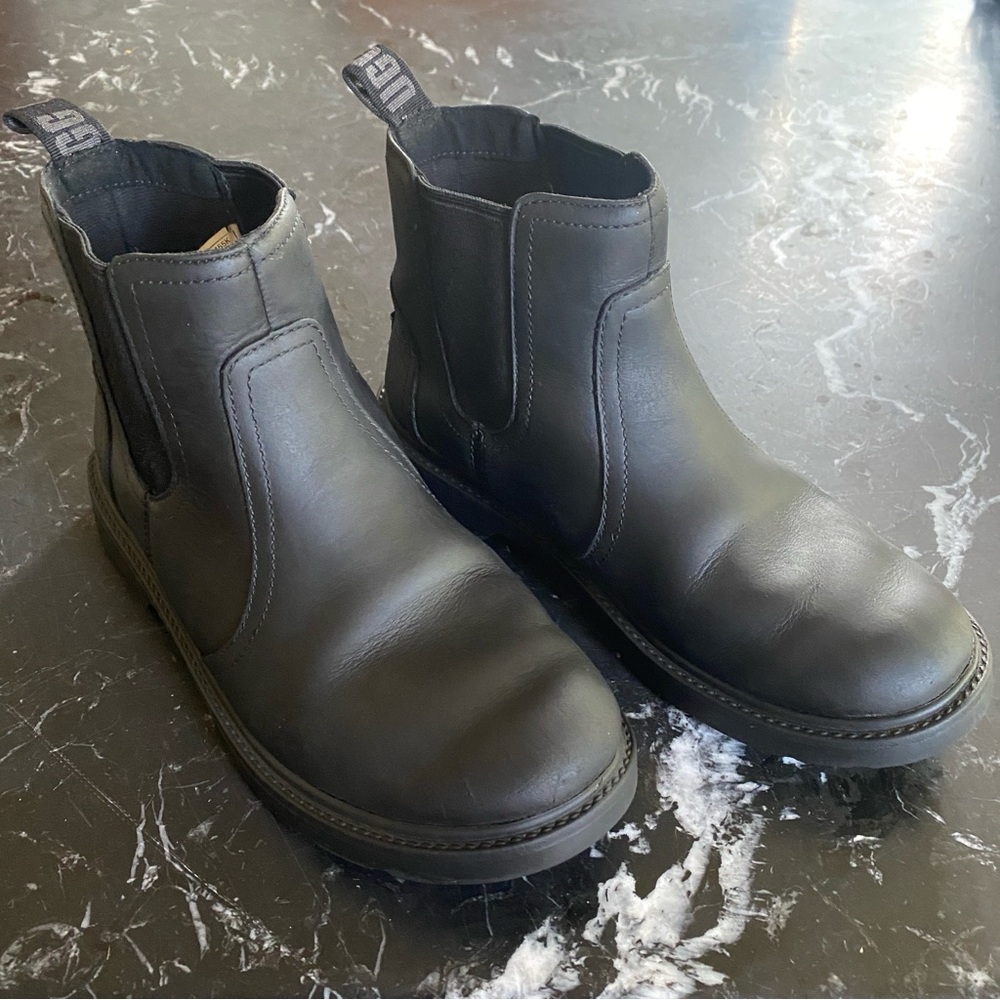 UGG Kids Black Chealsea Boots Size 3